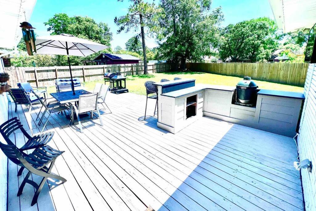 4/3 Home Centrally Located, Beach, Casino, Airport, Dining, Golfing, Shopping, Entertainment Gulfport Exterior photo