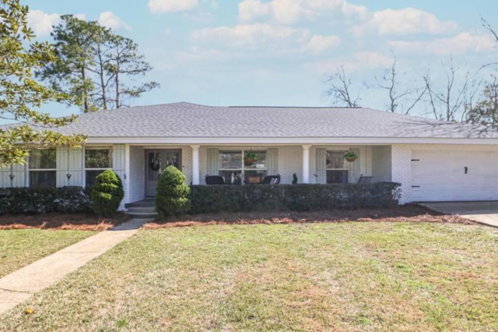 4/3 Home Centrally Located, Beach, Casino, Airport, Dining, Golfing, Shopping, Entertainment Gulfport Exterior photo