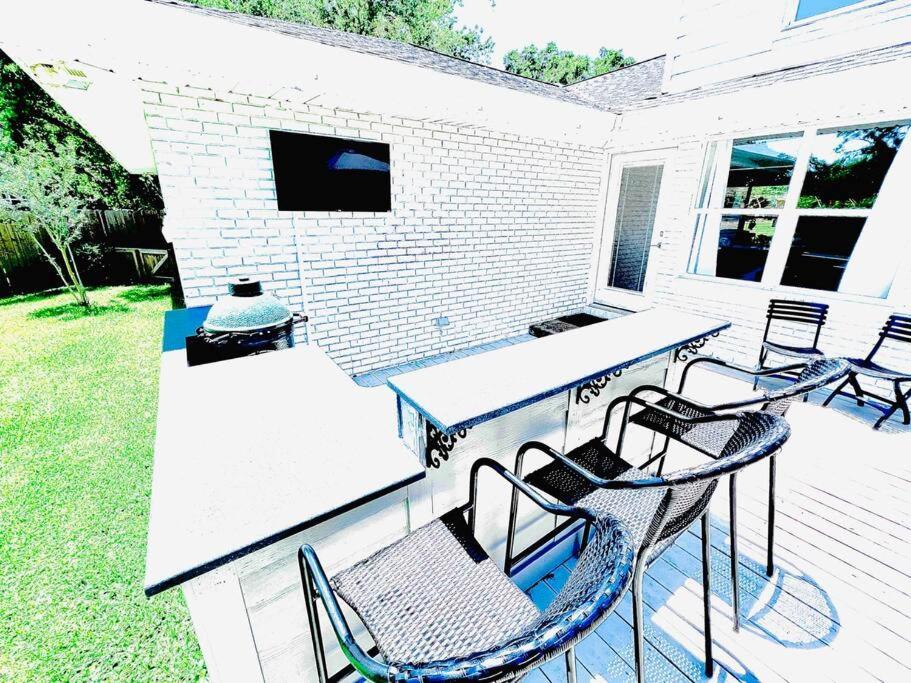 4/3 Home Centrally Located, Beach, Casino, Airport, Dining, Golfing, Shopping, Entertainment Gulfport Exterior photo