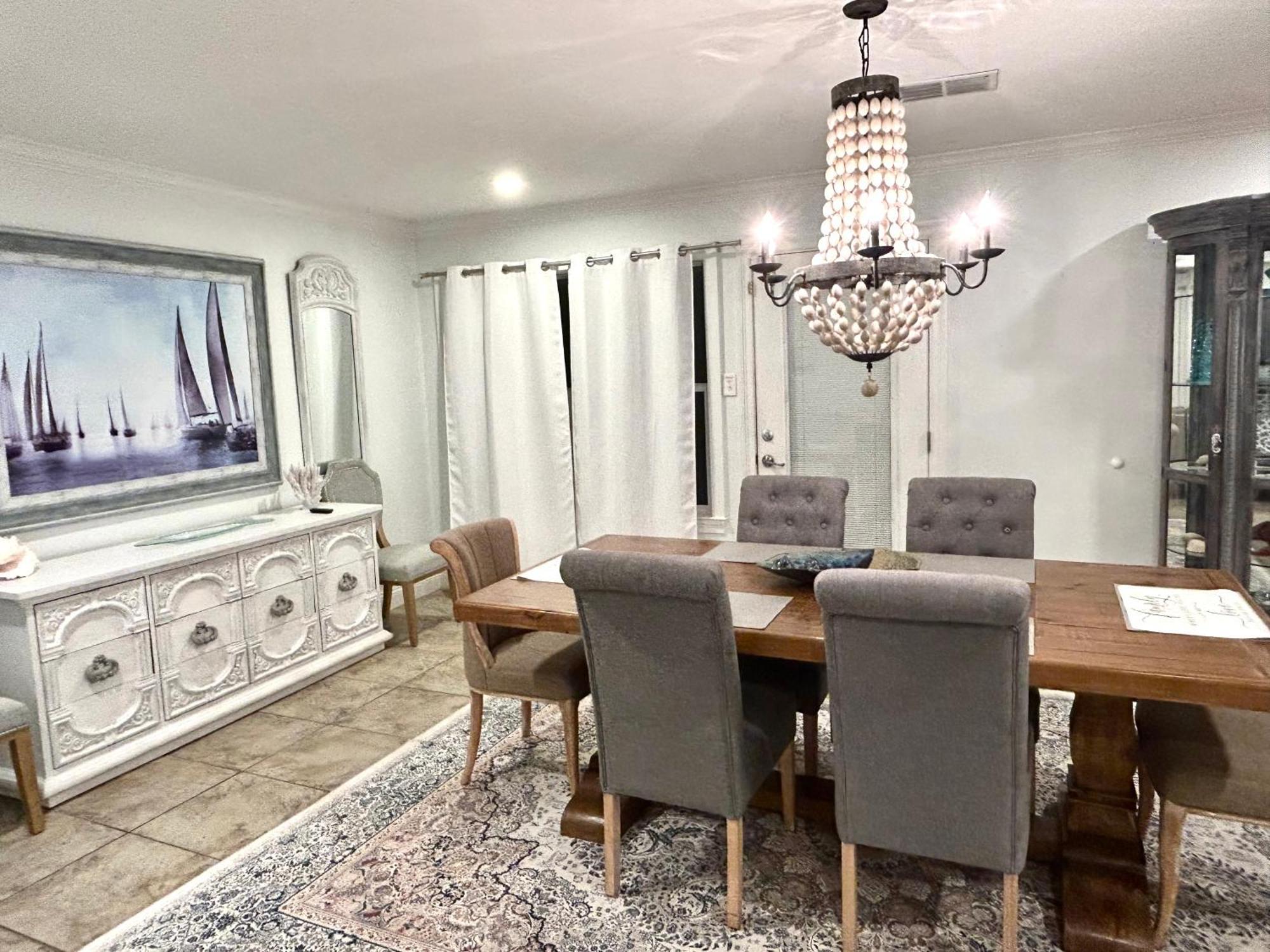 4/3 Home Centrally Located, Beach, Casino, Airport, Dining, Golfing, Shopping, Entertainment Gulfport Exterior photo